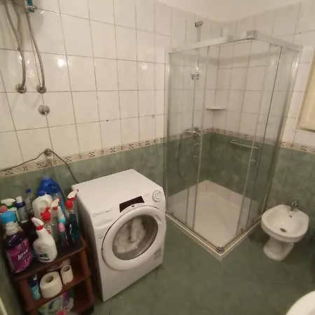 Ostanak kod kuće Damjan *