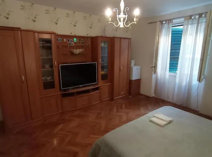 Damjan Alloggio in famiglia