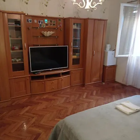 Ostanak kod kuće Damjan Split