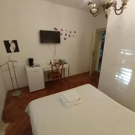 Damjan Ostanak kod kuće