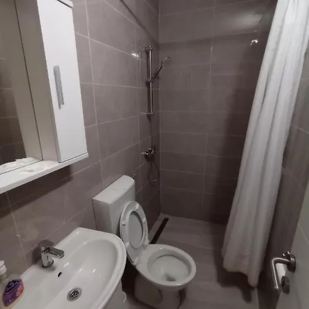 Ostanak kod kuće Damjan